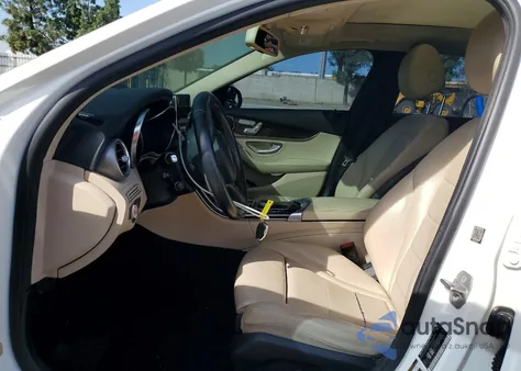 2017 Mercedes-Benz C 300 4Matic z USA, uszkodzony, nr VIN 55SWF4KB3HU214281